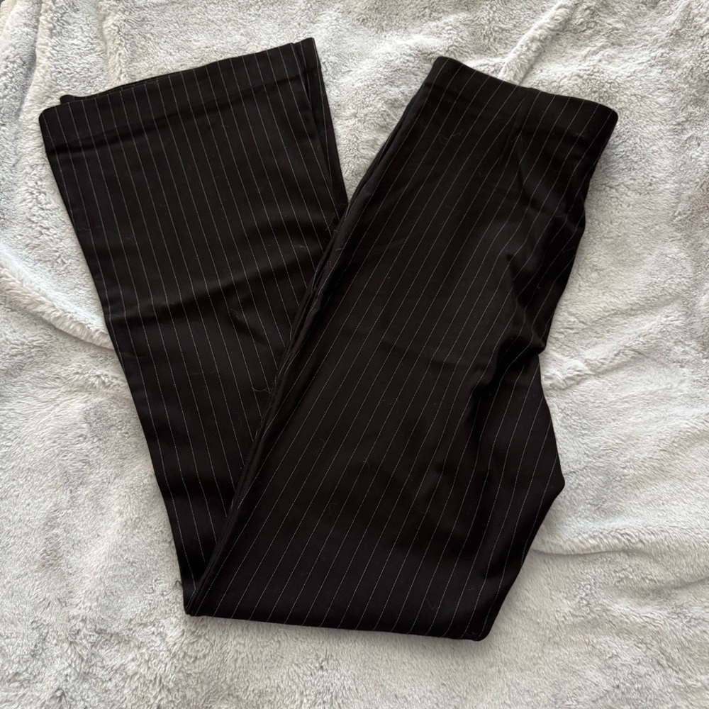 Black Pinstripe  Romeo & Juliet Couture Pants size medium